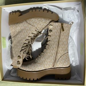 Bryce Bootie Michael Kors